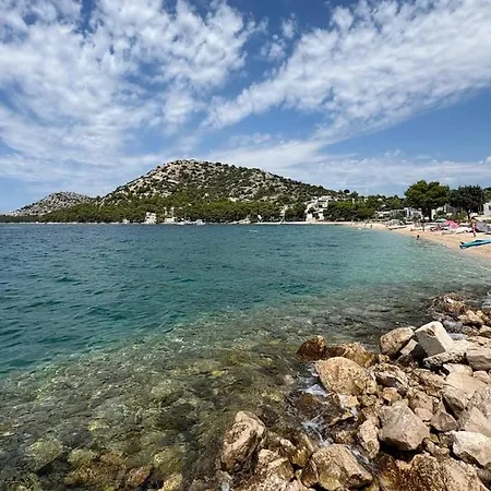 104, Heron, Campeggio